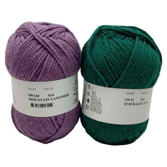 2 Skeins Lambs Pride Super Wash Yarn 100% Wool Emerald City & Mountain Lavender - Picture 4 of 9